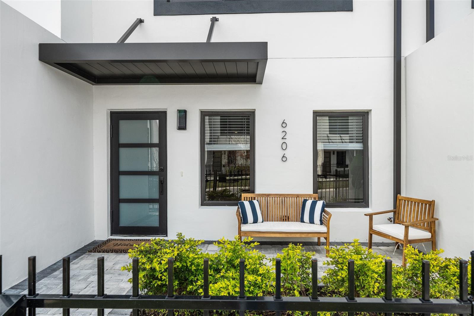 Listing photo id 3 for 6211 64th Way N