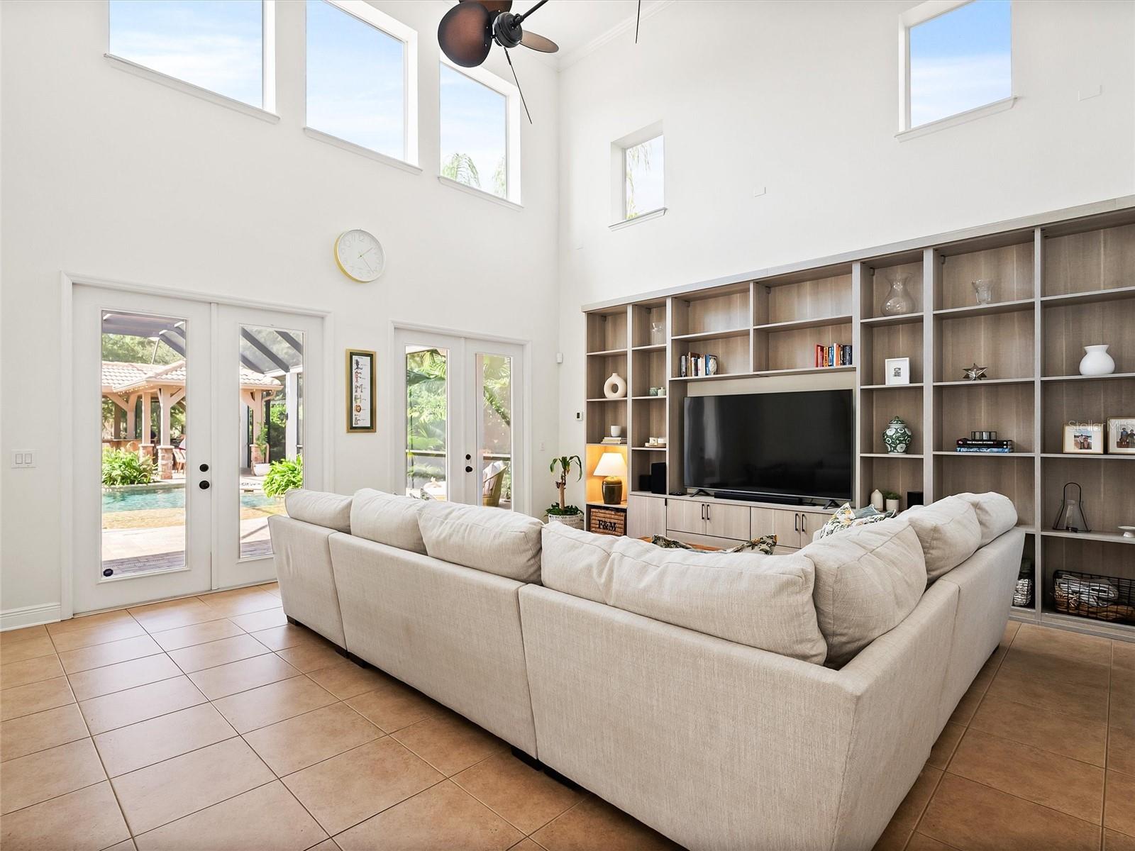 Image 18 of 87 For 17420 Varona Place