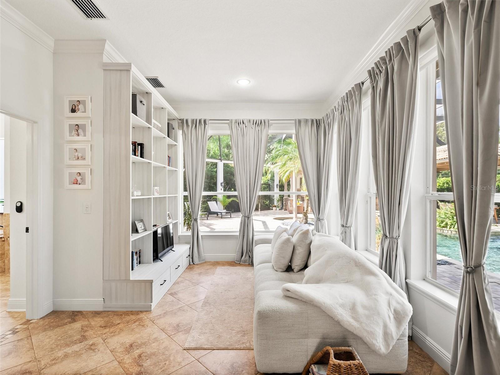 Image 42 of 87 For 17420 Varona Place