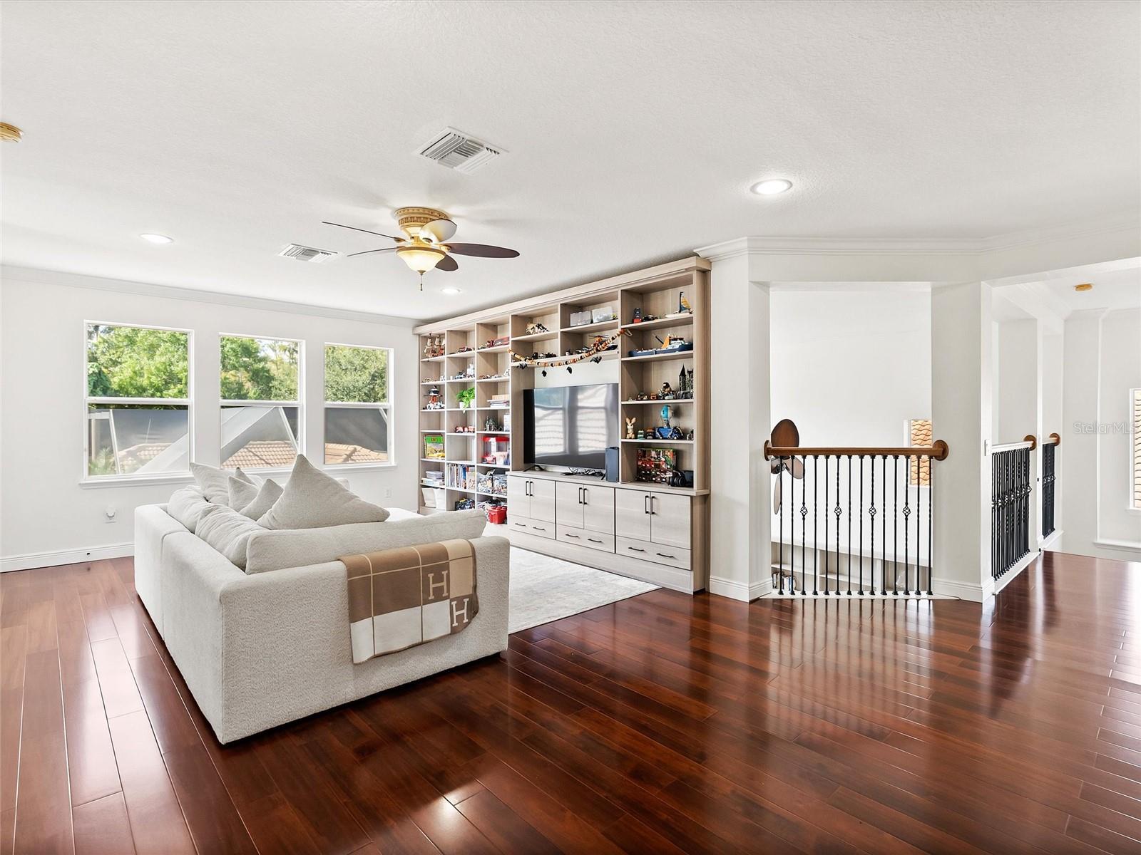 Image 52 of 87 For 17420 Varona Place