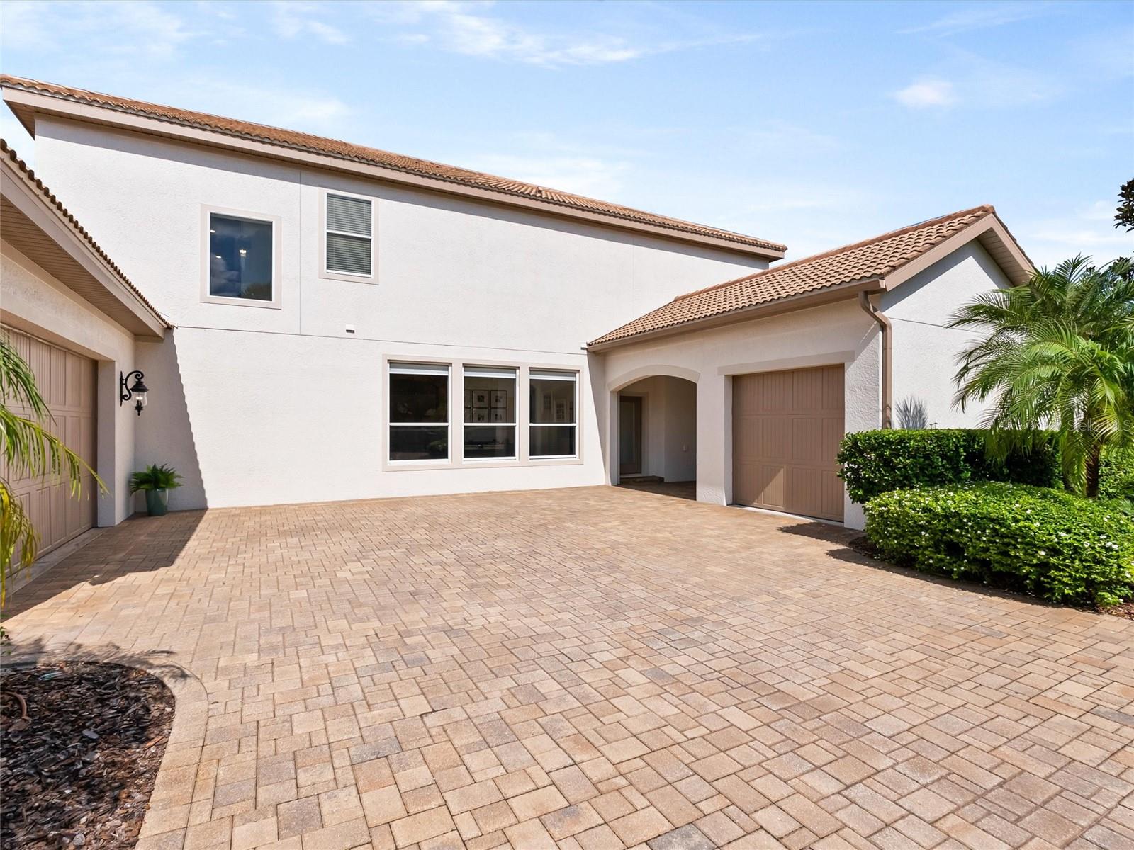 Image 76 of 87 For 17420 Varona Place