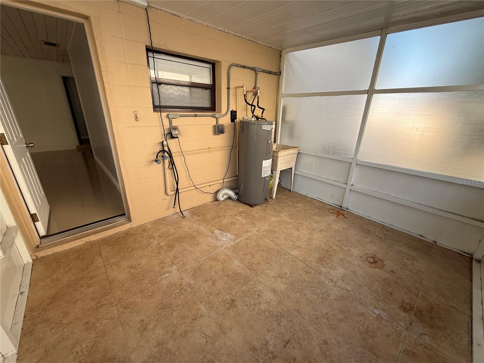 Image 13 of 18 For 10922 Tailfeather Court