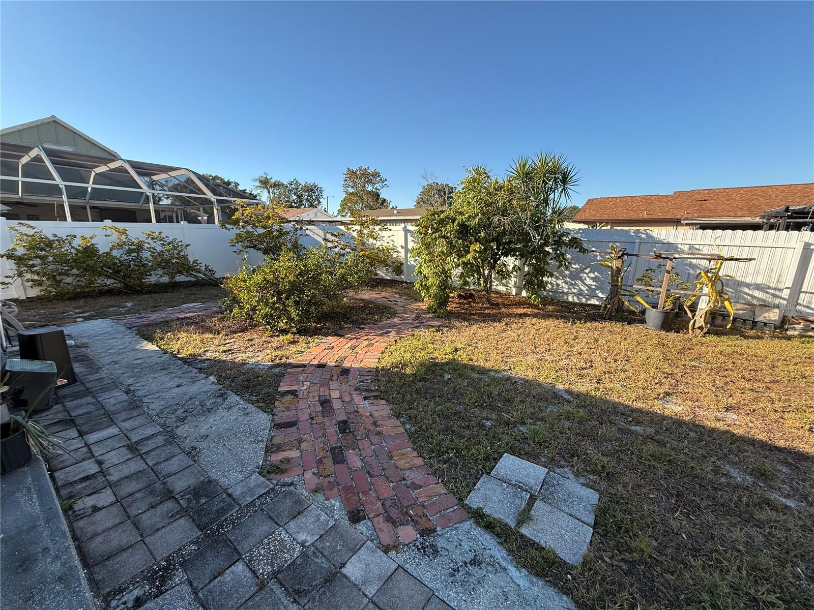 Image 17 of 18 For 10922 Tailfeather Court