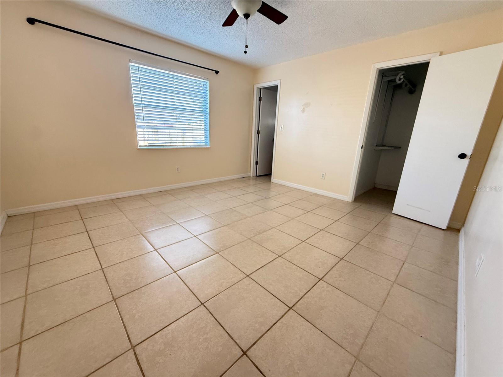 Image 4 of 18 For 10922 Tailfeather Court