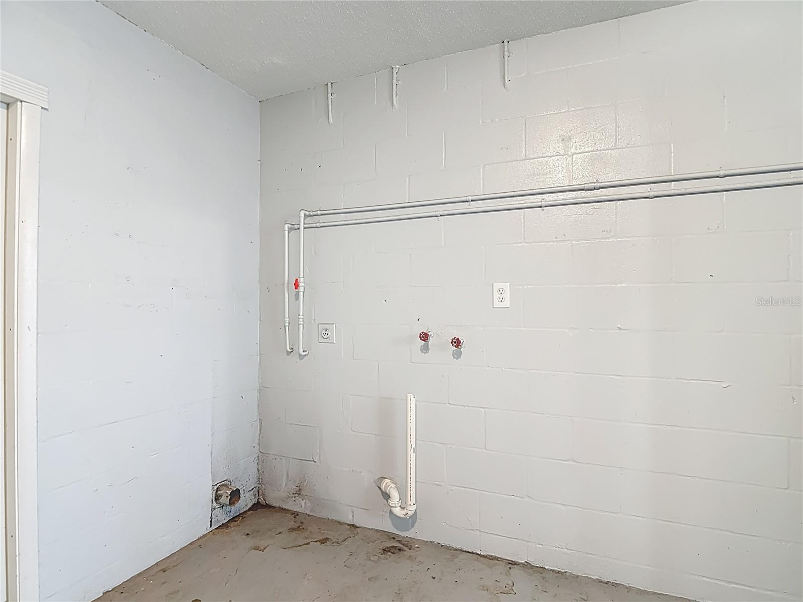 Image 36 of 54 For 13156 Odham Street