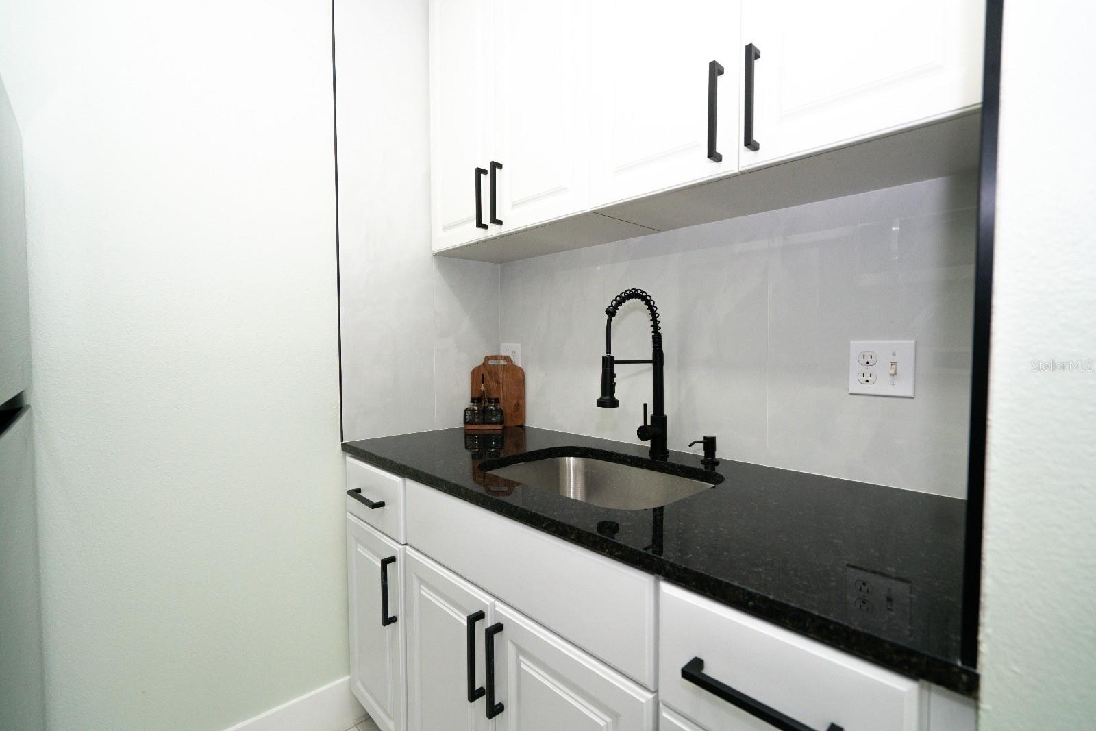 Image 10 of 23 For 4148 Dolphin Drive 3