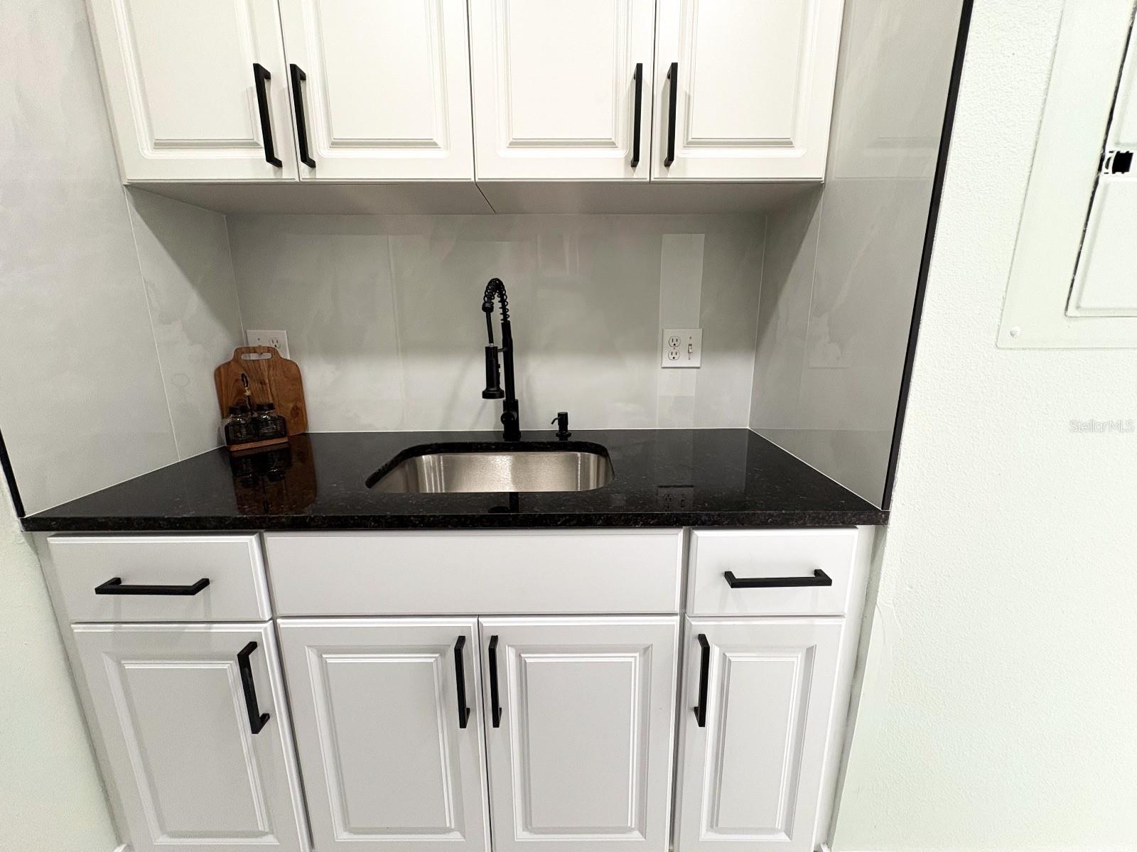 Image 12 of 23 For 4148 Dolphin Drive 3