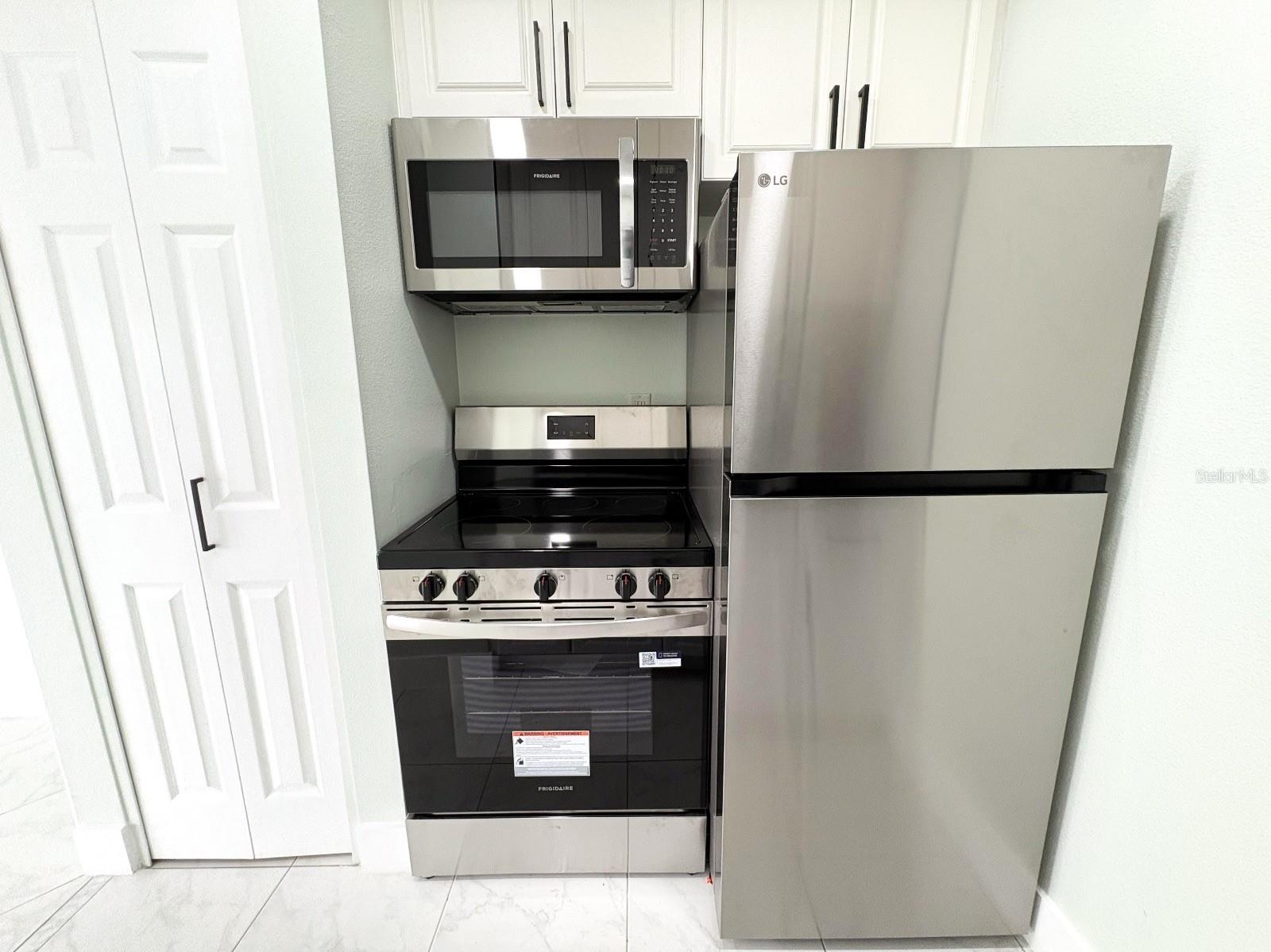 Image 13 of 23 For 4148 Dolphin Drive 3