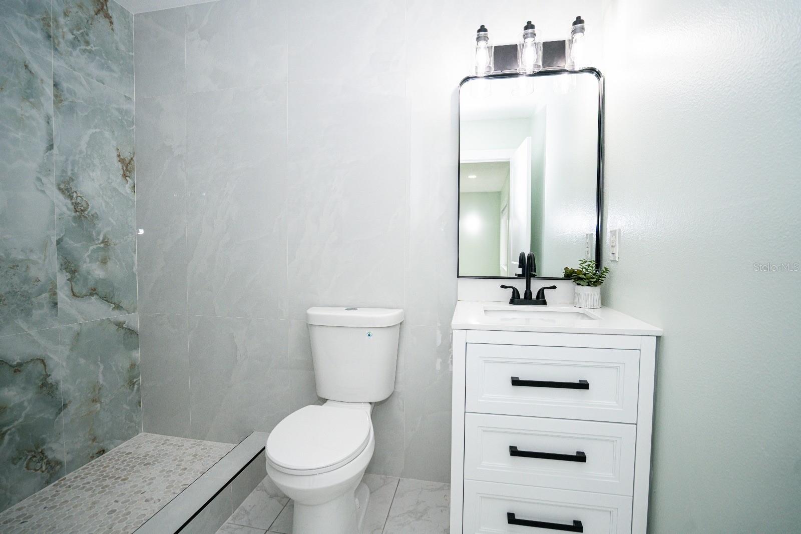 Image 16 of 23 For 4148 Dolphin Drive 3