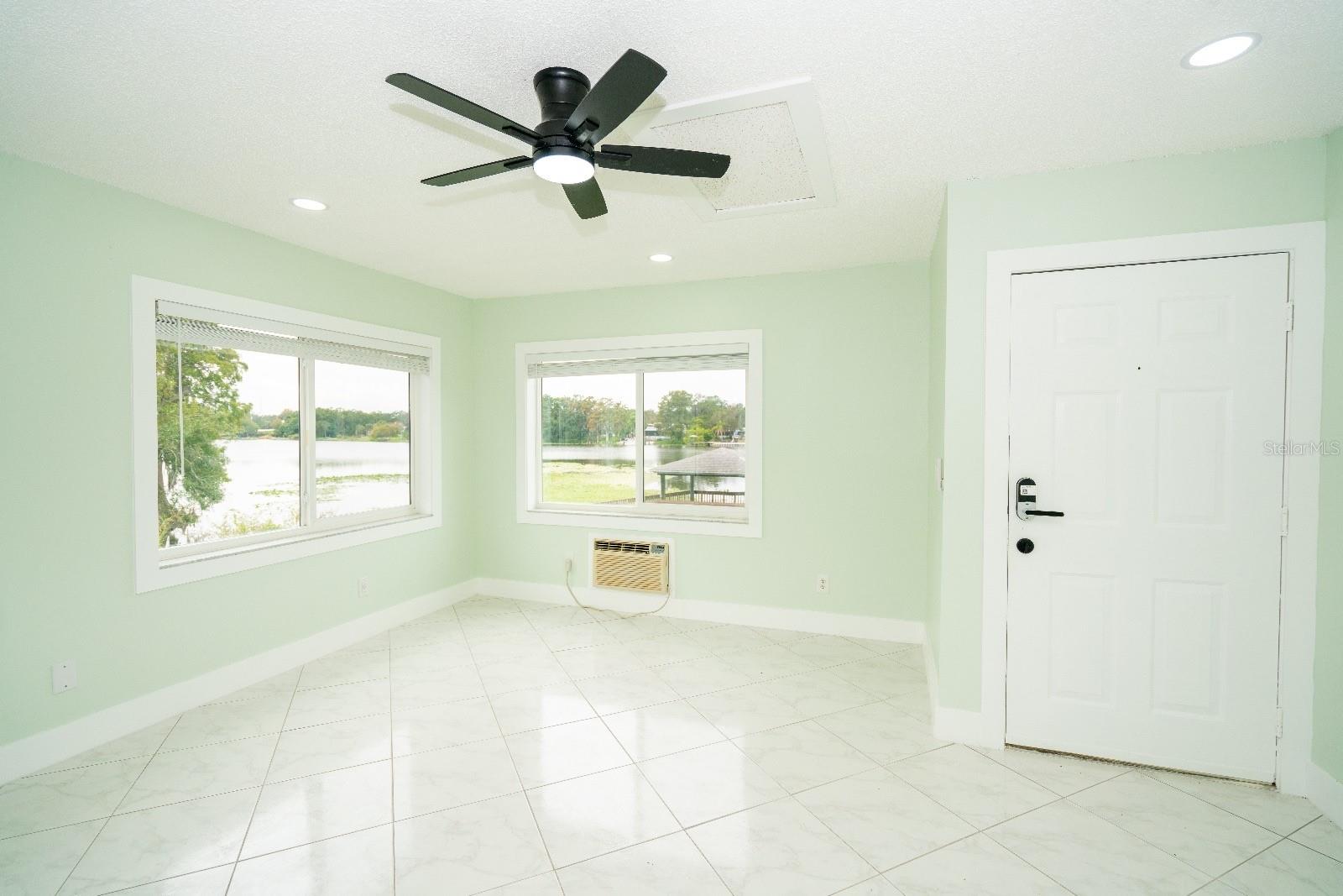 Image 2 of 23 For 4148 Dolphin Drive 3