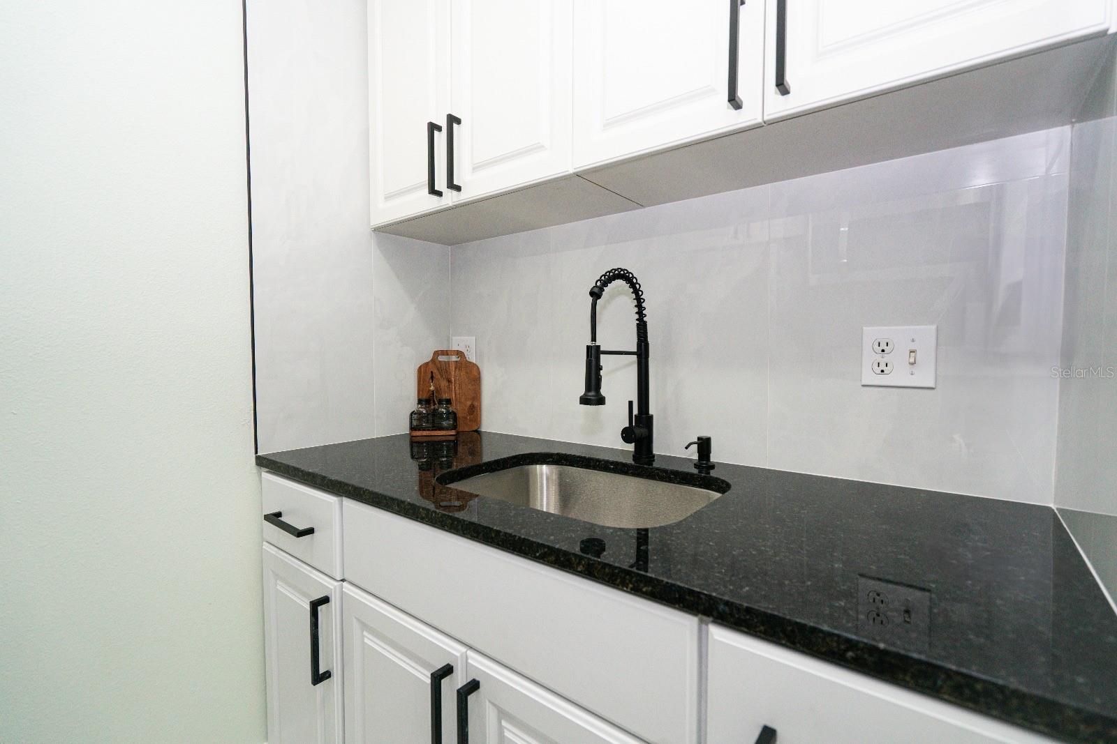 Image 8 of 23 For 4148 Dolphin Drive 3