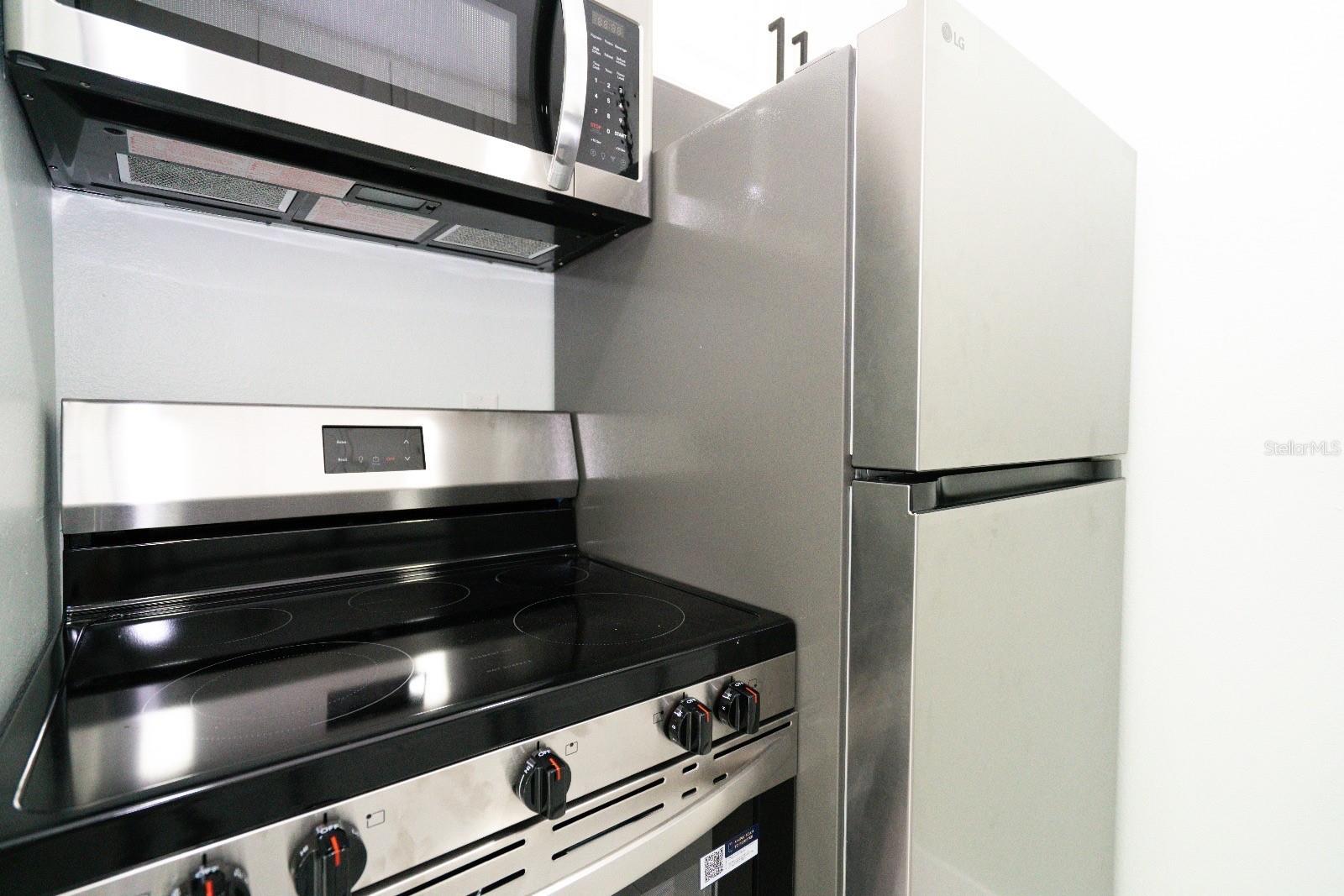 Image 9 of 23 For 4148 Dolphin Drive 3