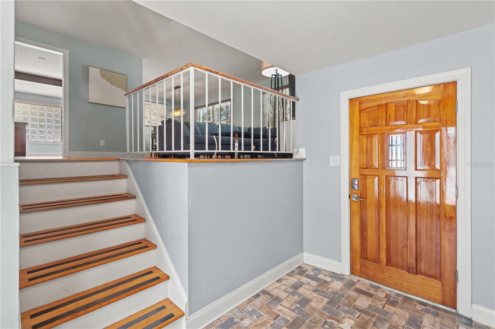 Listing photo id 11 for 6515 Dimarco Road