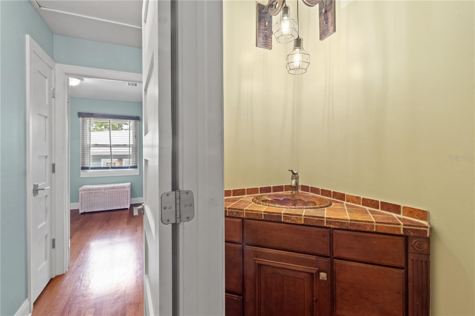 Listing photo id 14 for 6515 Dimarco Road