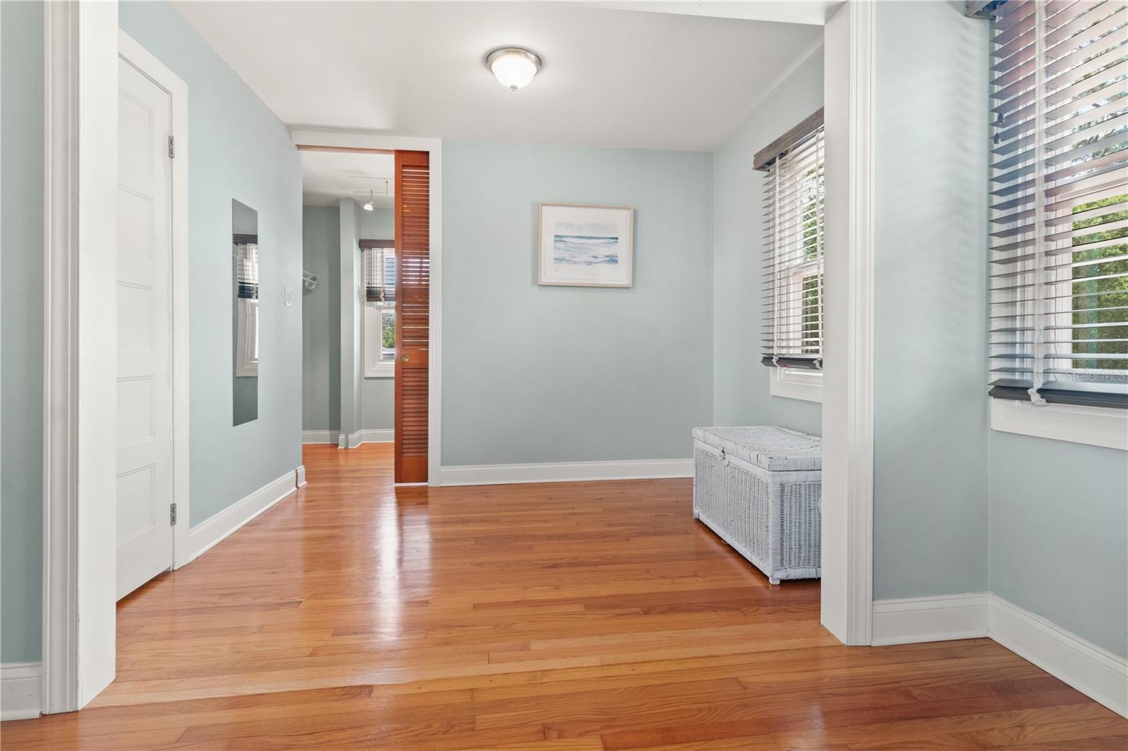 Listing photo id 18 for 6515 Dimarco Road