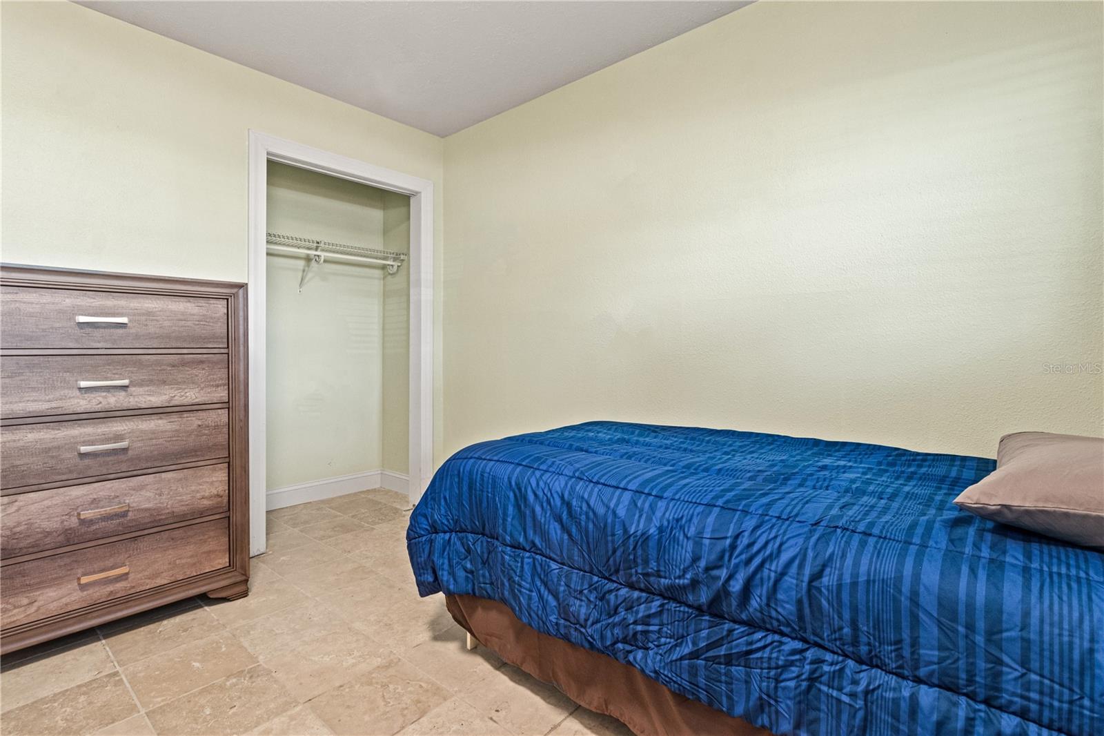 Listing photo id 26 for 6515 Dimarco Road