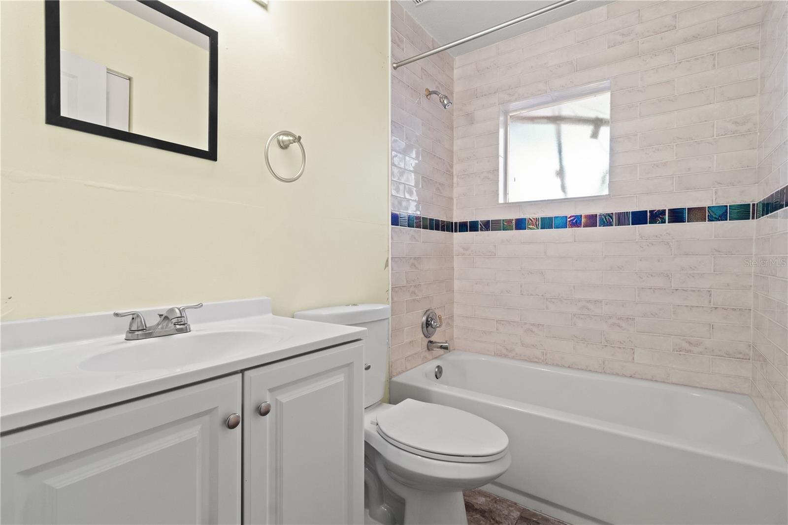 Listing photo id 27 for 6515 Dimarco Road