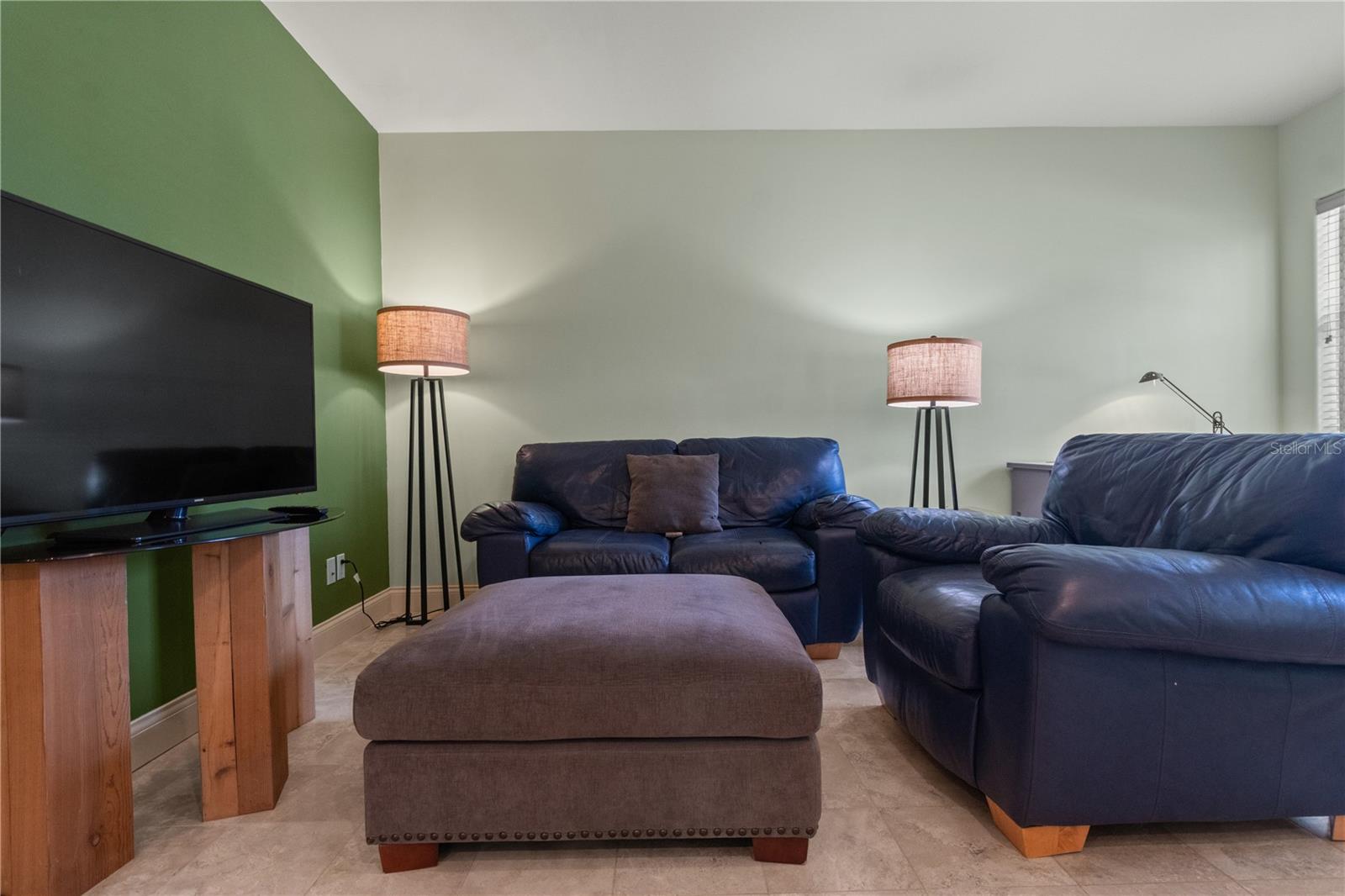 Listing photo id 38 for 6515 Dimarco Road