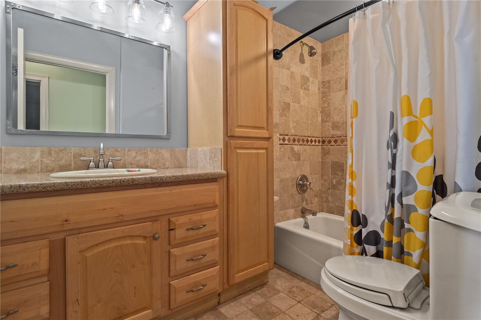 Listing photo id 46 for 6515 Dimarco Road