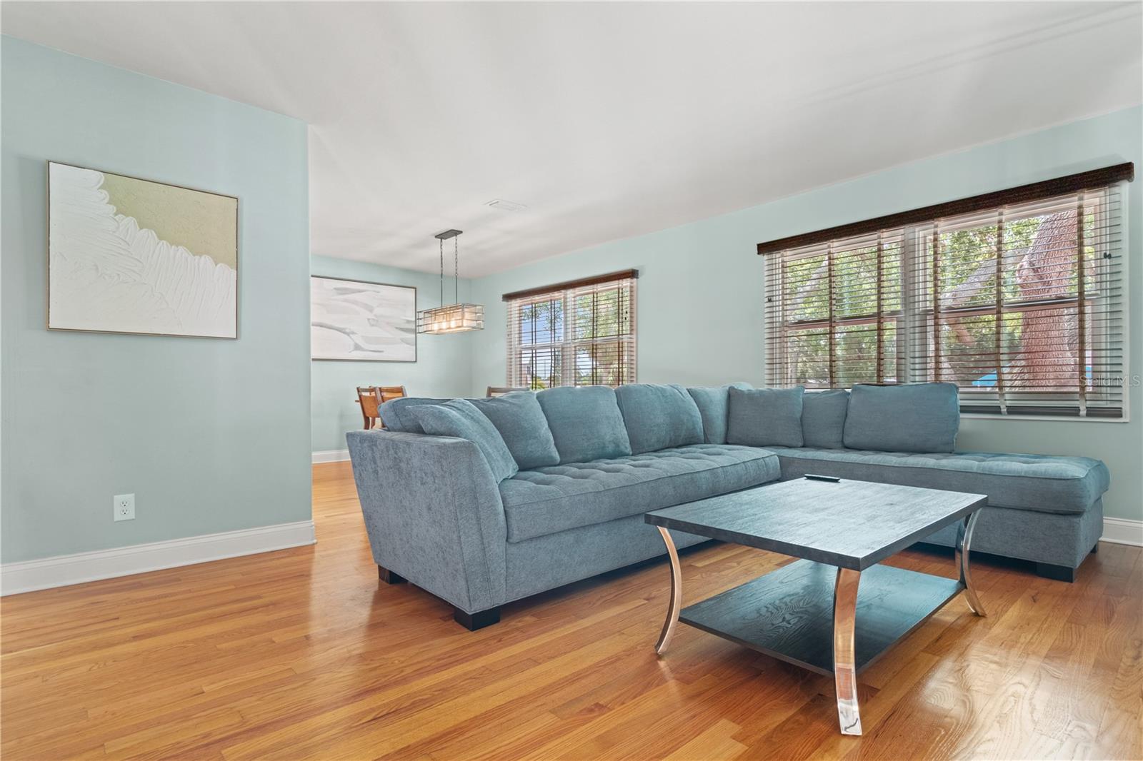 Listing photo id 3 for 6515 Dimarco Road