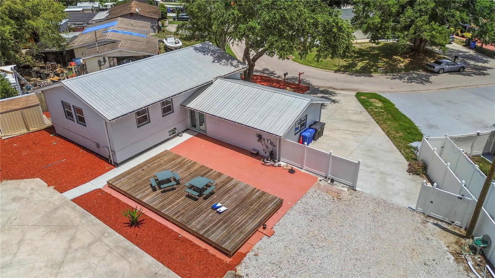 Listing photo id 63 for 6515 Dimarco Road