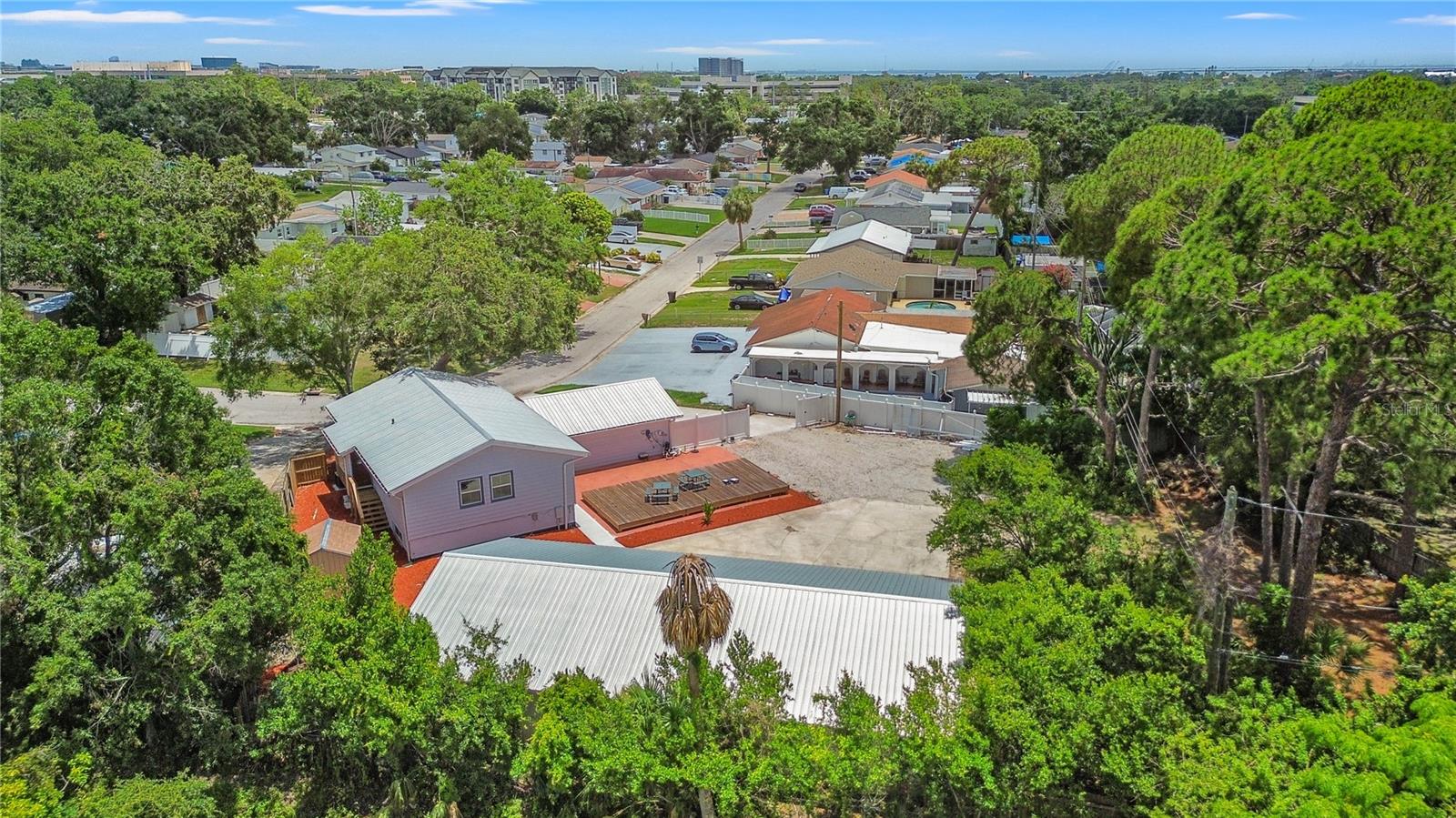 Listing photo id 64 for 6515 Dimarco Road