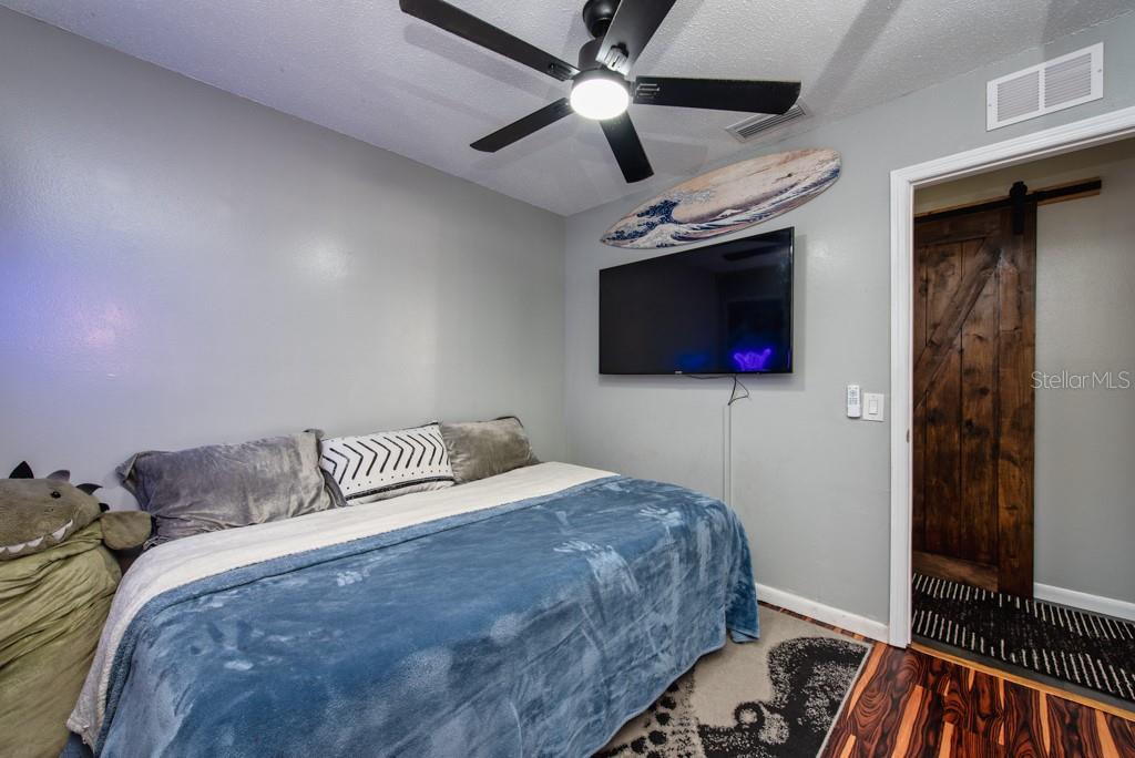 Image 16 of 33 For 1385 Milton Street