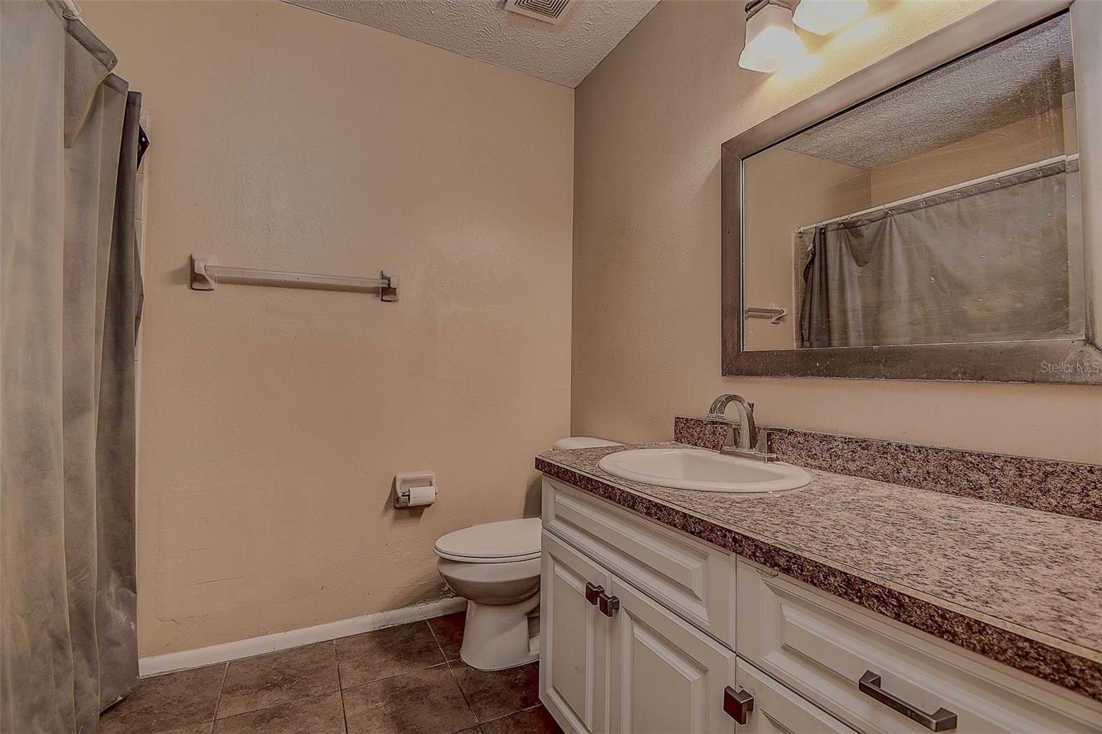 Image 19 of 41 For 11425 Sun Road