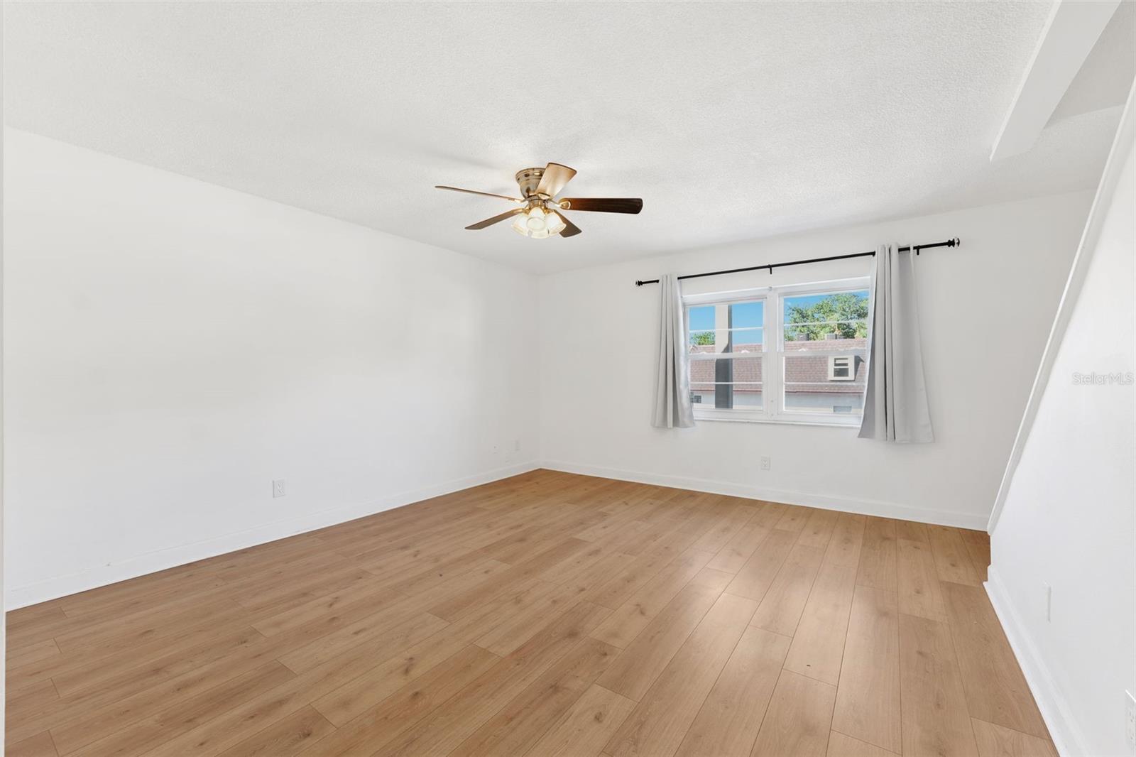 Image 23 of 34 For 9009 Tudor Drive G210