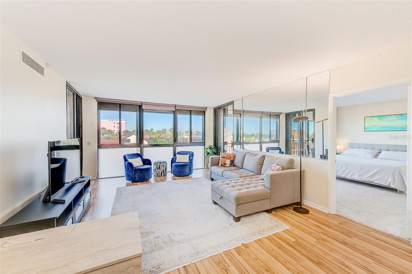 Image 14 of 54 For 3820 Gulf Boulevard 207