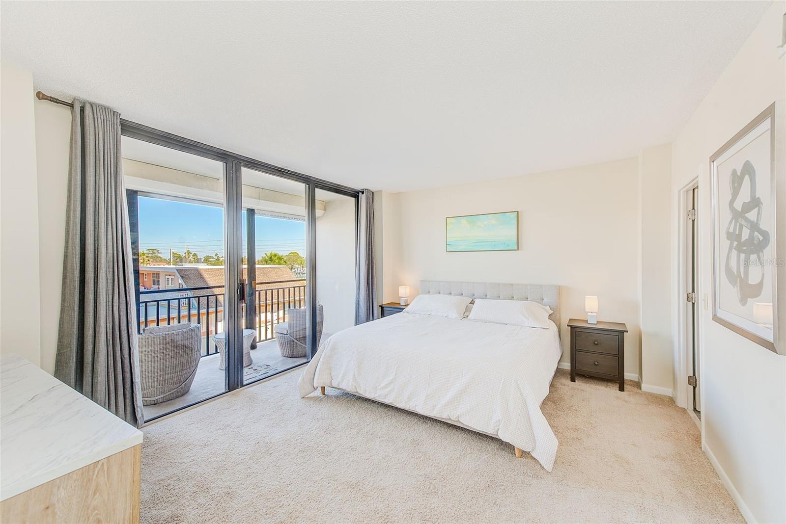 Image 18 of 54 For 3820 Gulf Boulevard 207