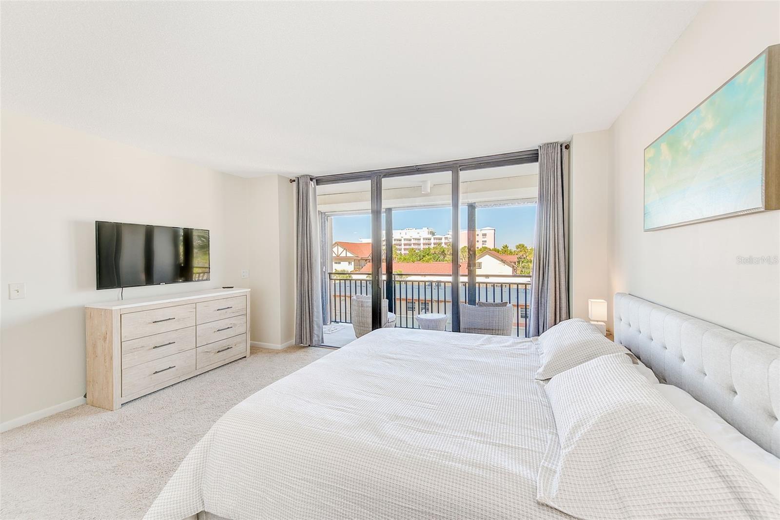 Image 19 of 54 For 3820 Gulf Boulevard 207