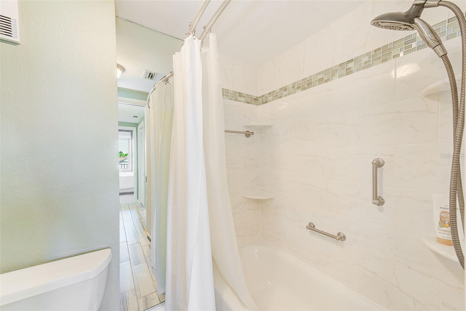 Image 22 of 54 For 3820 Gulf Boulevard 207