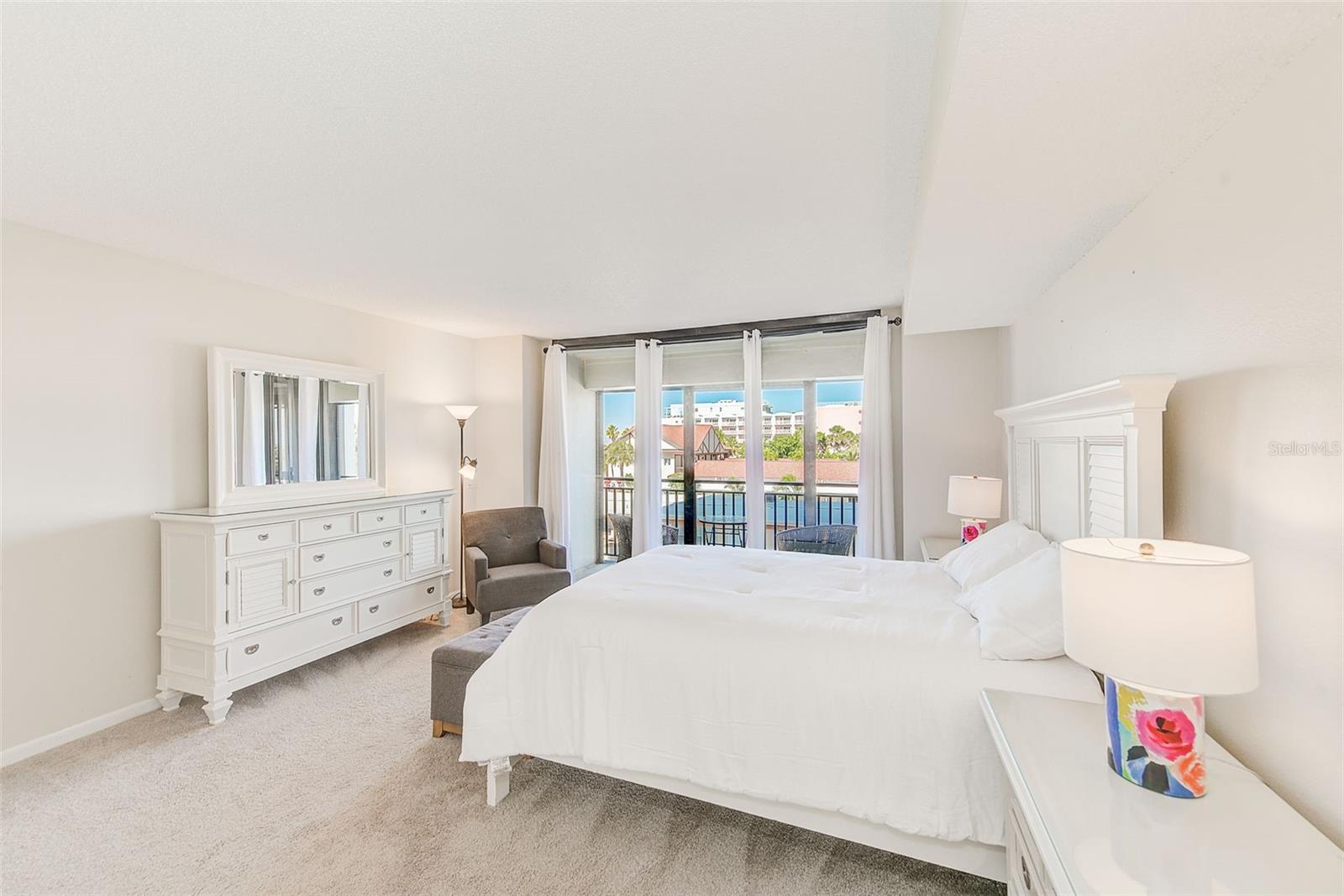 Image 27 of 54 For 3820 Gulf Boulevard 207