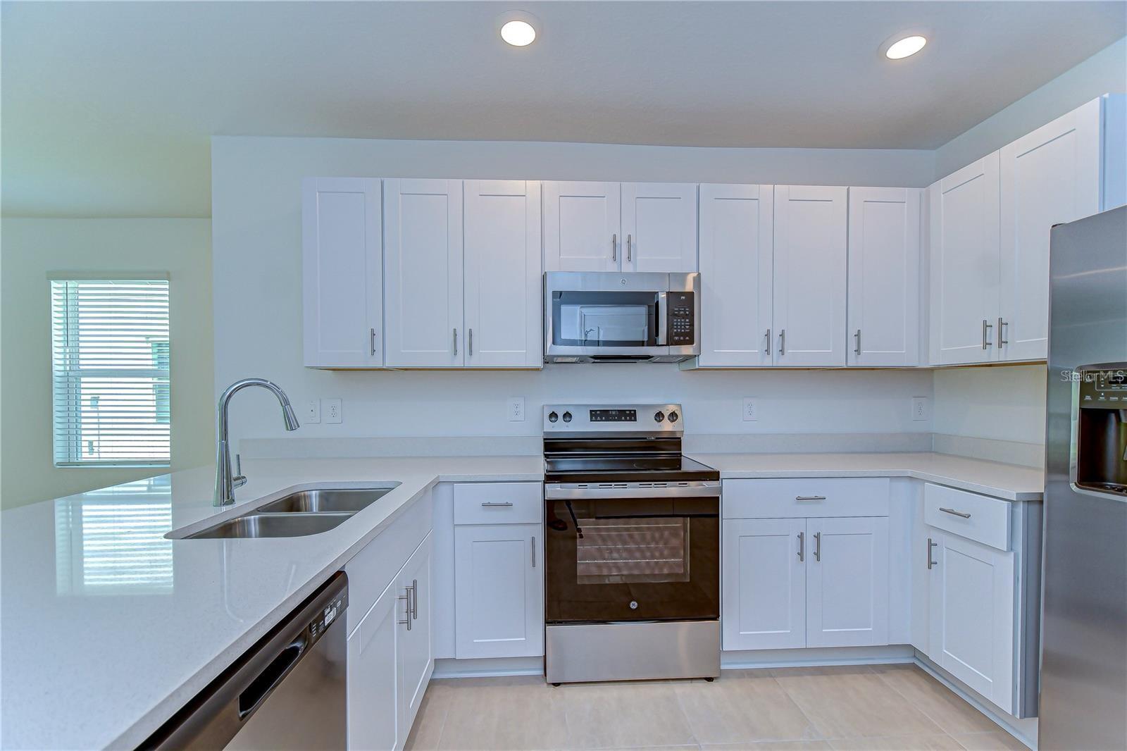 Image 8 of 21 For 13341 Tropical Breeze Way