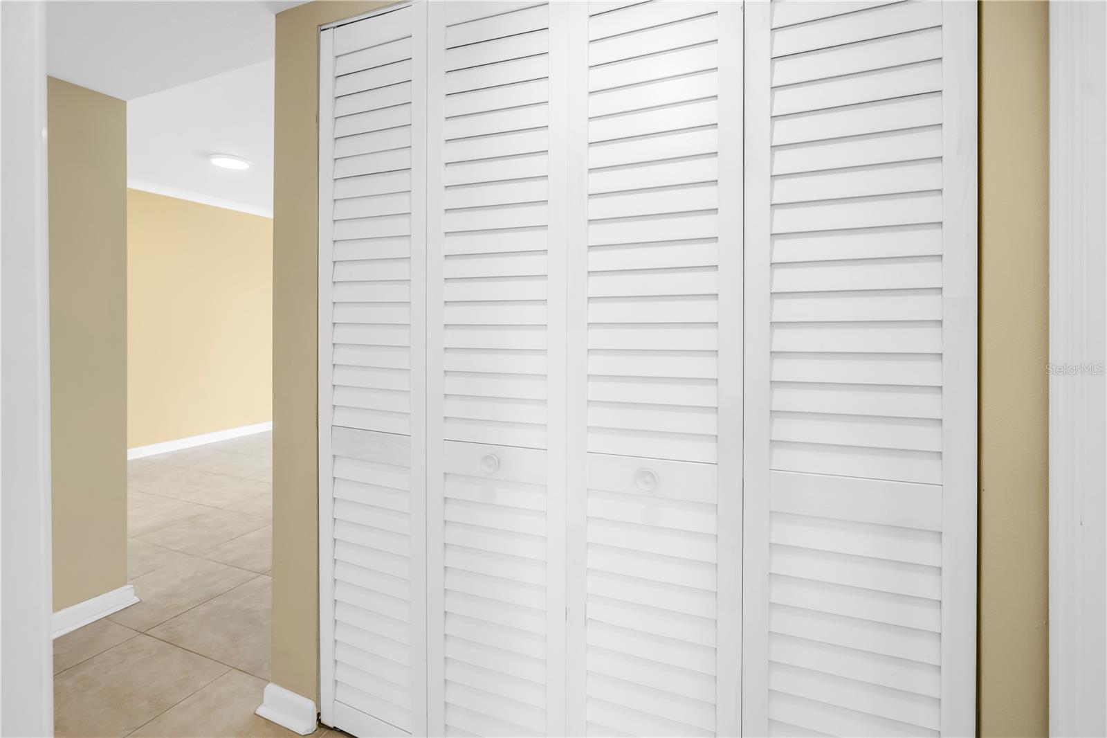 Image 24 of 71 For 1320 Pasadena Avenue S 203