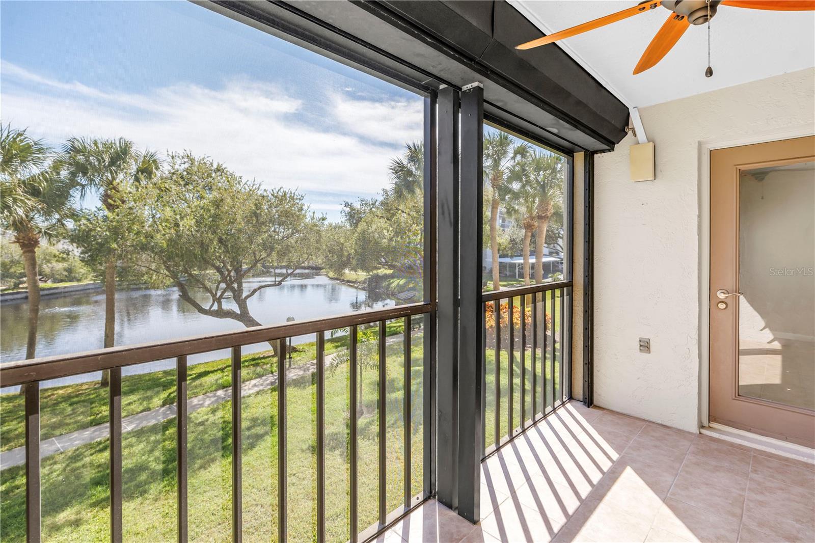 Image 31 of 71 For 1320 Pasadena Avenue S 203