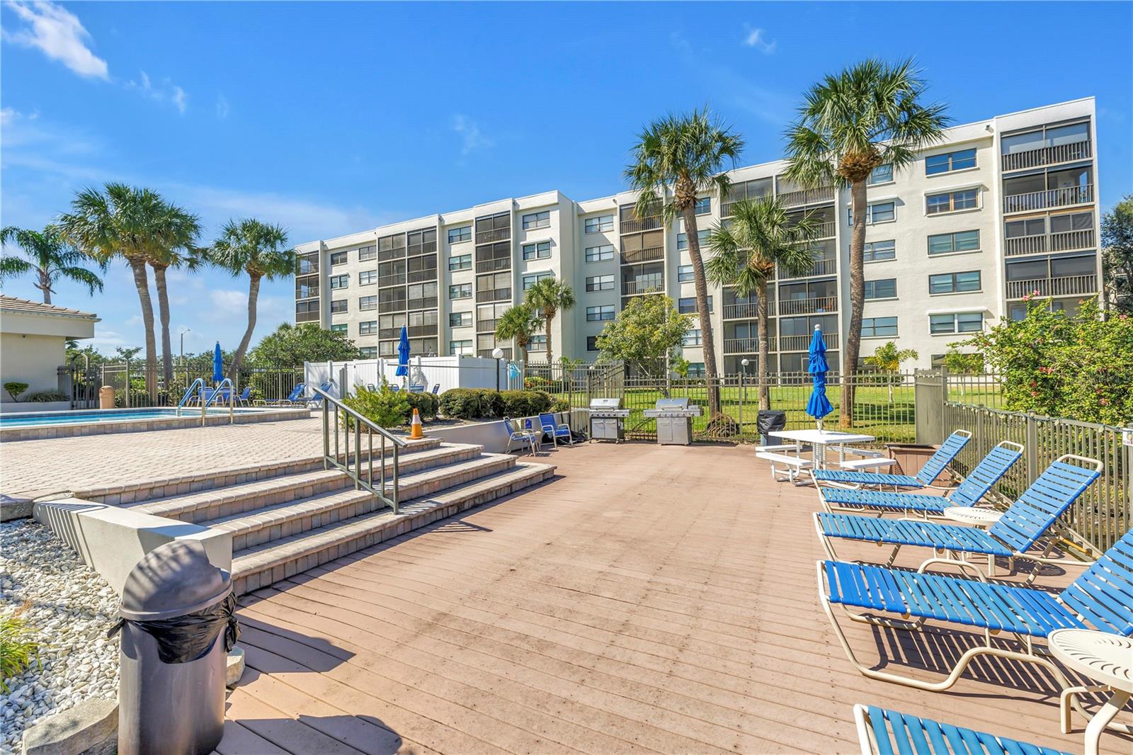 Image 44 of 71 For 1320 Pasadena Avenue S 203