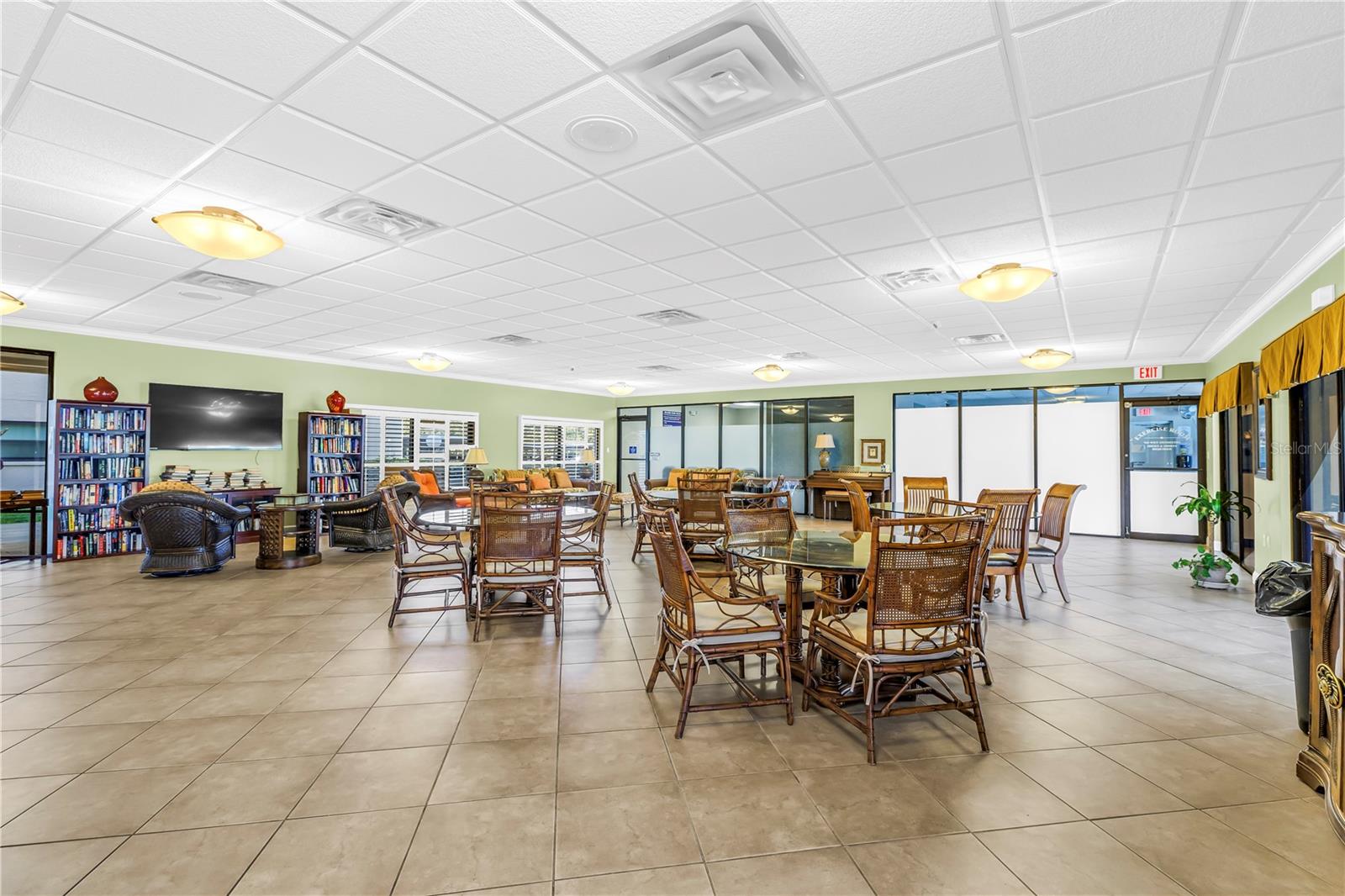 Image 48 of 71 For 1320 Pasadena Avenue S 203