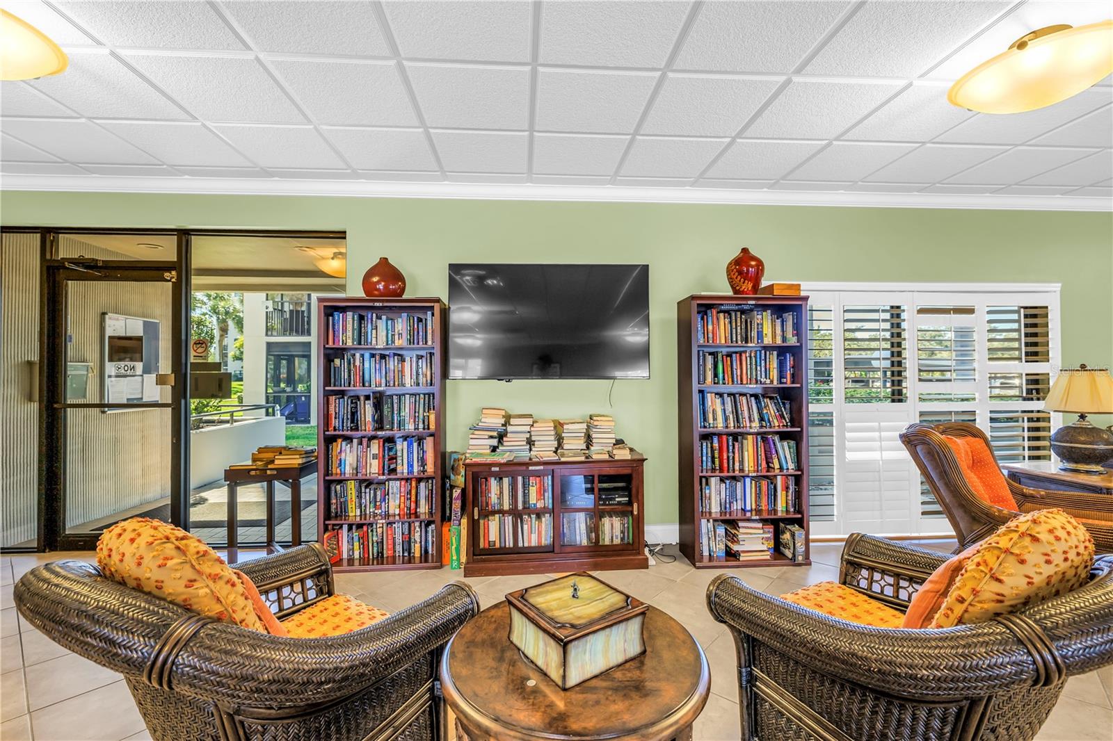 Image 49 of 71 For 1320 Pasadena Avenue S 203