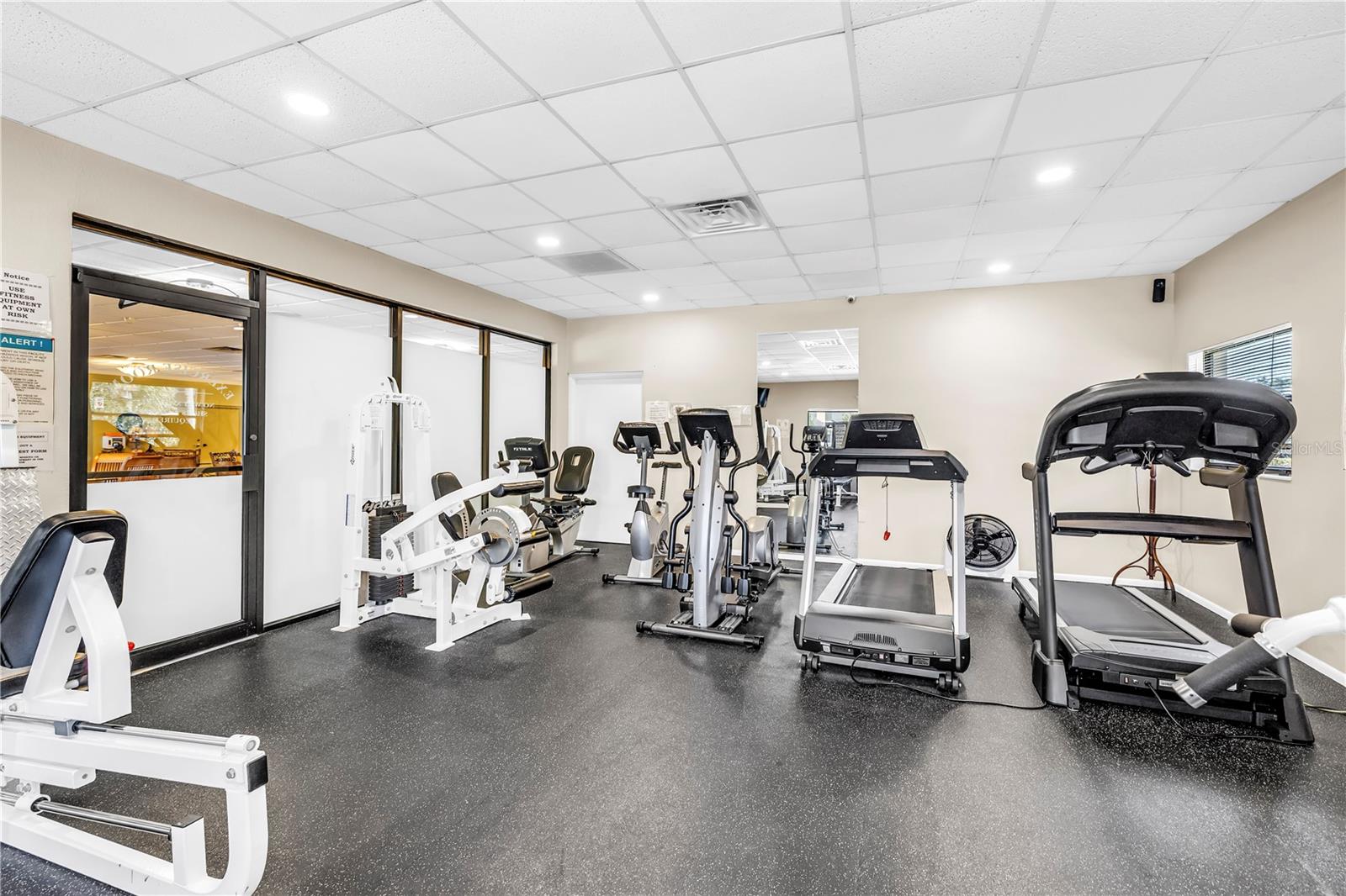 Image 55 of 71 For 1320 Pasadena Avenue S 203