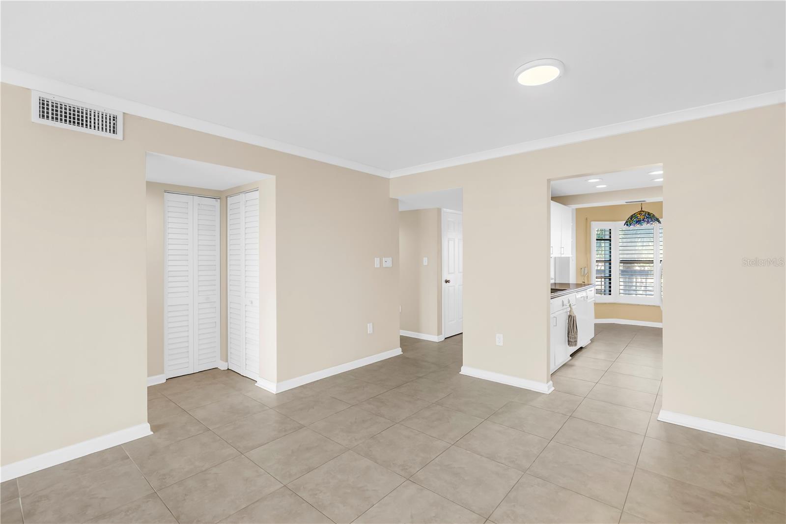 Image 7 of 71 For 1320 Pasadena Avenue S 203