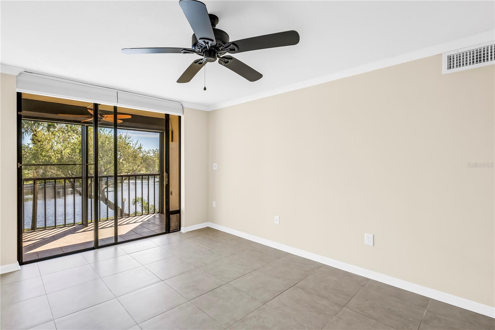 Image 8 of 71 For 1320 Pasadena Avenue S 203