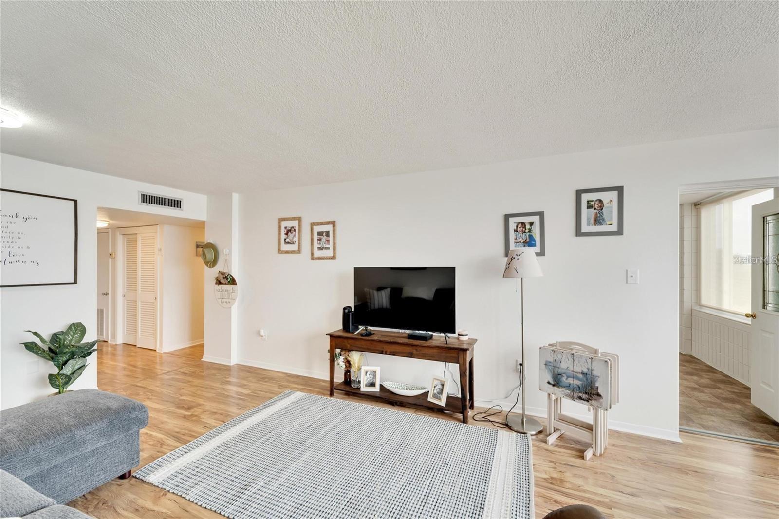 Image 22 of 77 For 700 Mirror Terrace Nw 505