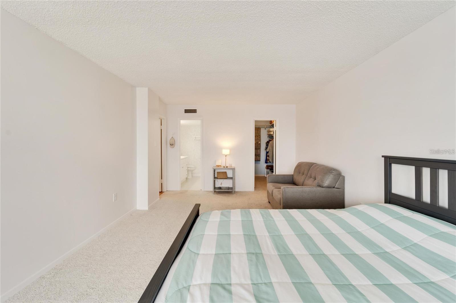 Image 31 of 77 For 700 Mirror Terrace Nw 505