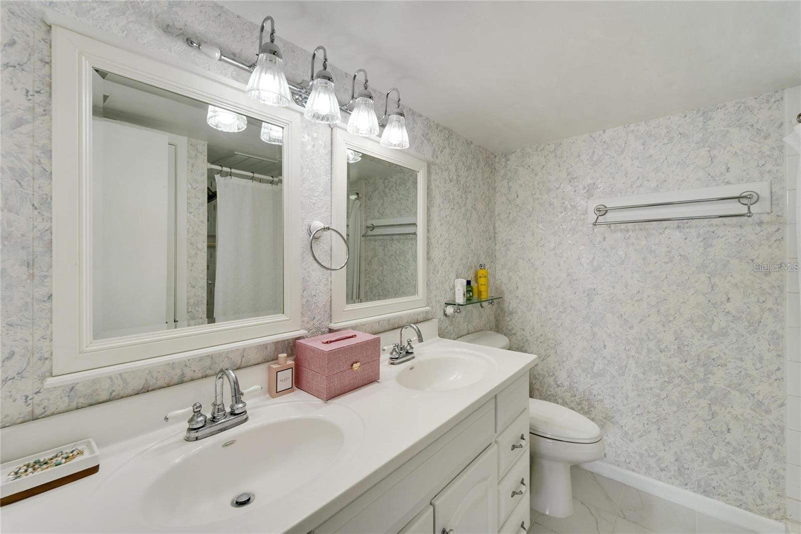 Image 35 of 77 For 700 Mirror Terrace Nw 505