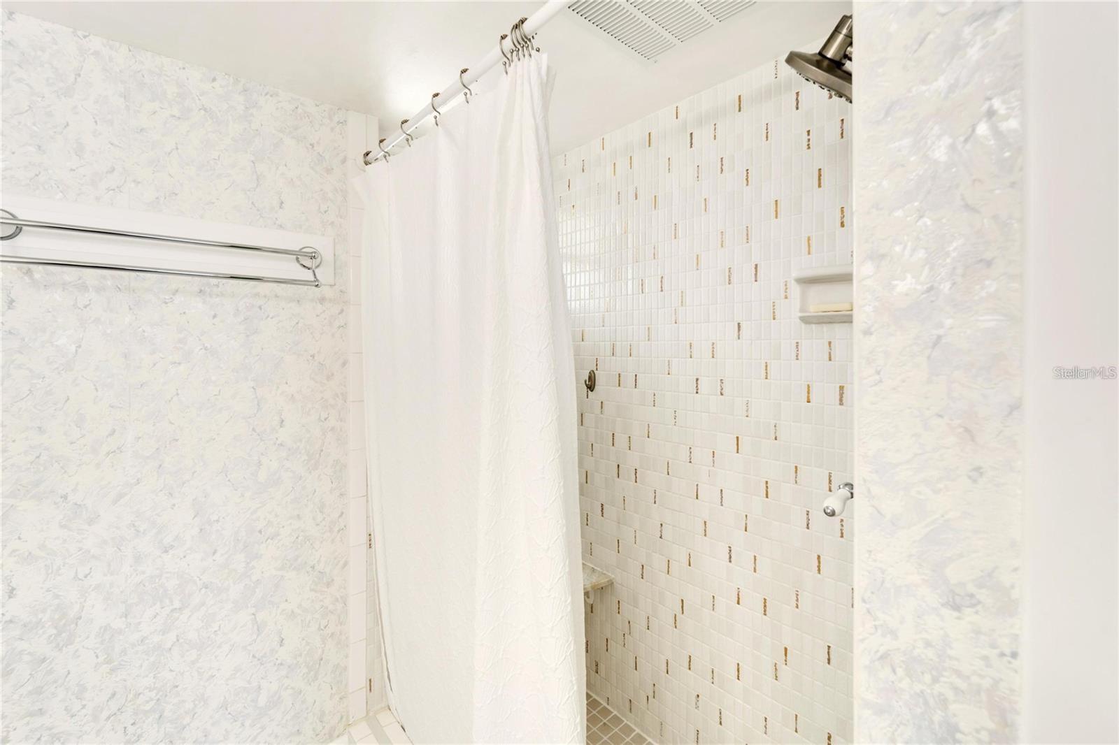 Image 36 of 77 For 700 Mirror Terrace Nw 505