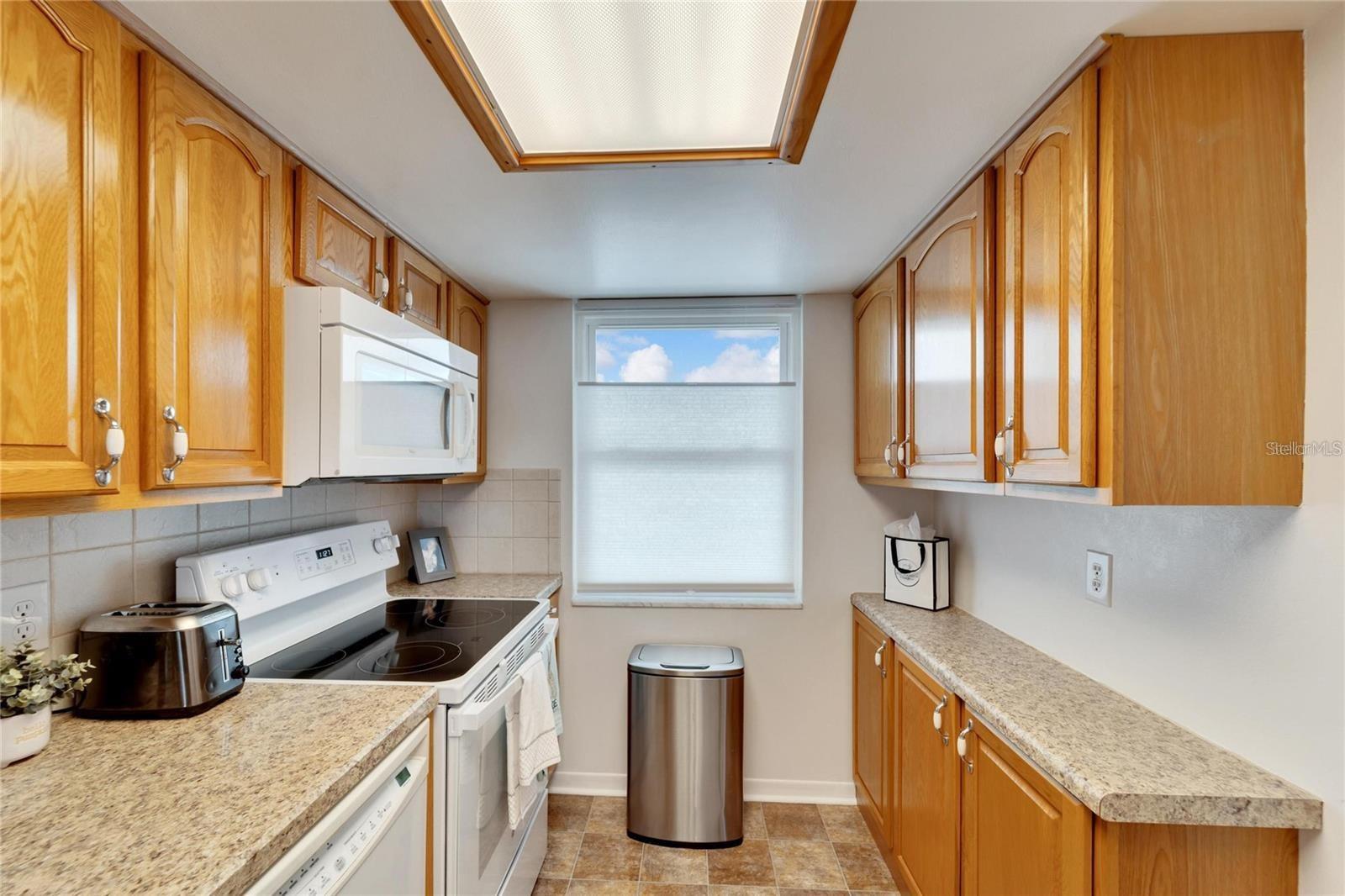 Image 9 of 77 For 700 Mirror Terrace Nw 505