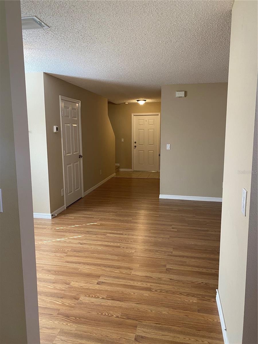 Image 7 of 26 For 4142 Winding River Way