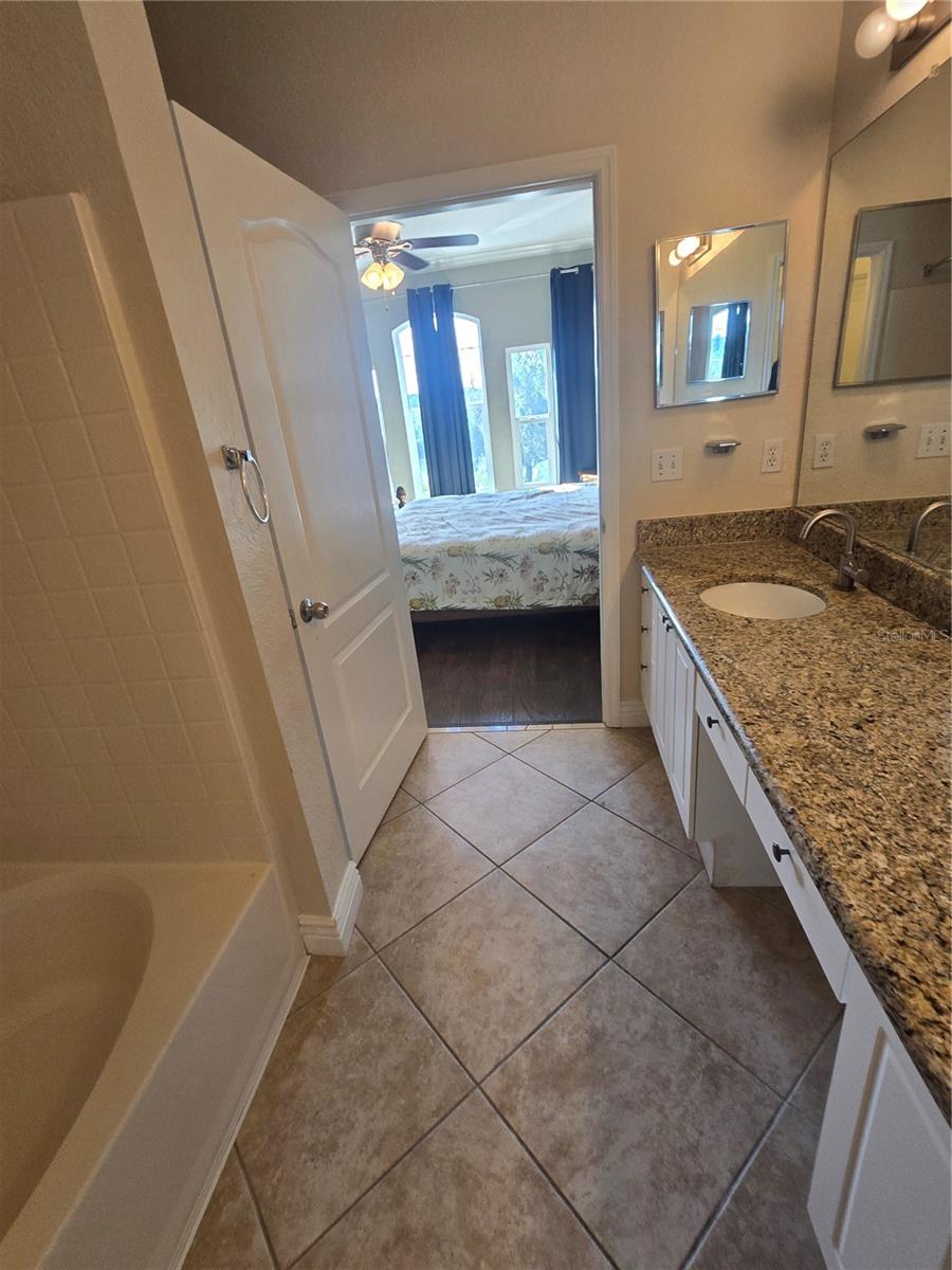 Image 14 of 40 For 2732 Via Murano  531